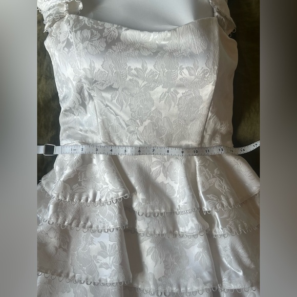 V. Chapman Patisserie dress in Coconut Macaron - Picture 7 of 10